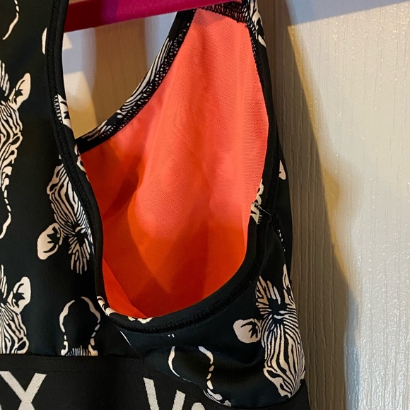 VICTORIA’s SECRET SPORTS BRA - Picture 8 of 8